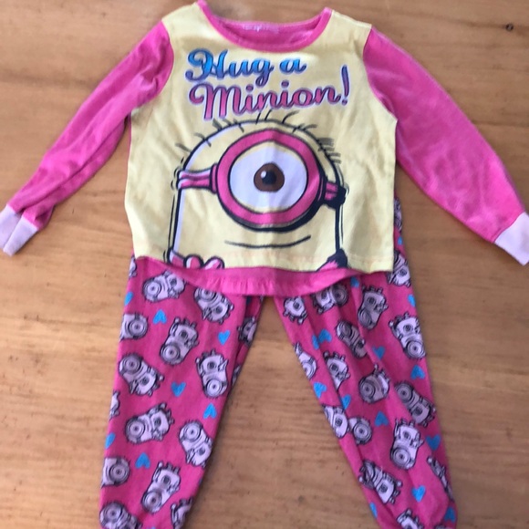 4 pair matching pjs - Picture 2 of 5